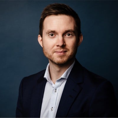 Portræt af Tobias Ipsen, bogholder og indehaver af Ipsens Regnskabsservice